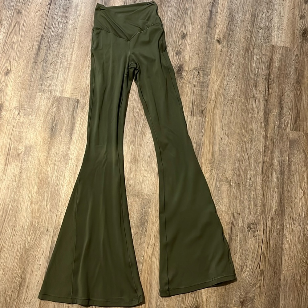 Green Offline AE Flare Leggings XS/TP